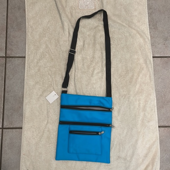 NWT crossbody - Picture 3 of 6